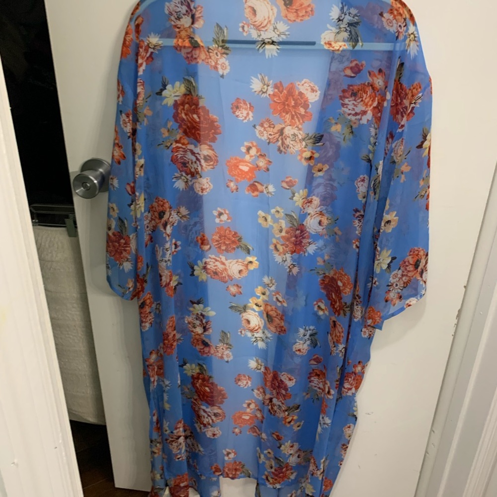 New with tags Lucky Brand Floral Kimono!